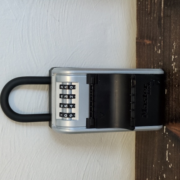 Master Lock Key Lock Box - Picture 4 of 7